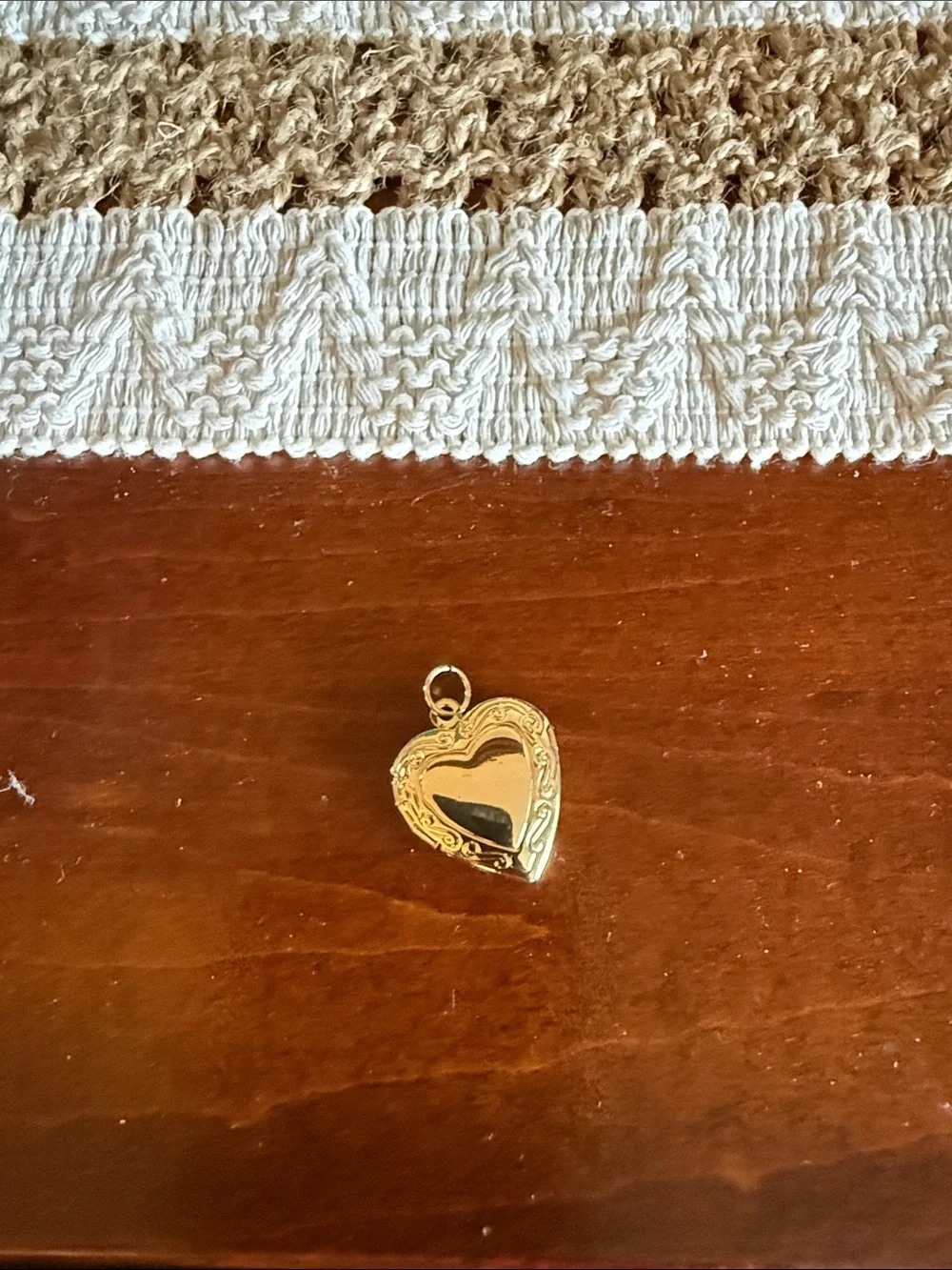 Elegant Heart Locket Brooch Pendant in Gold